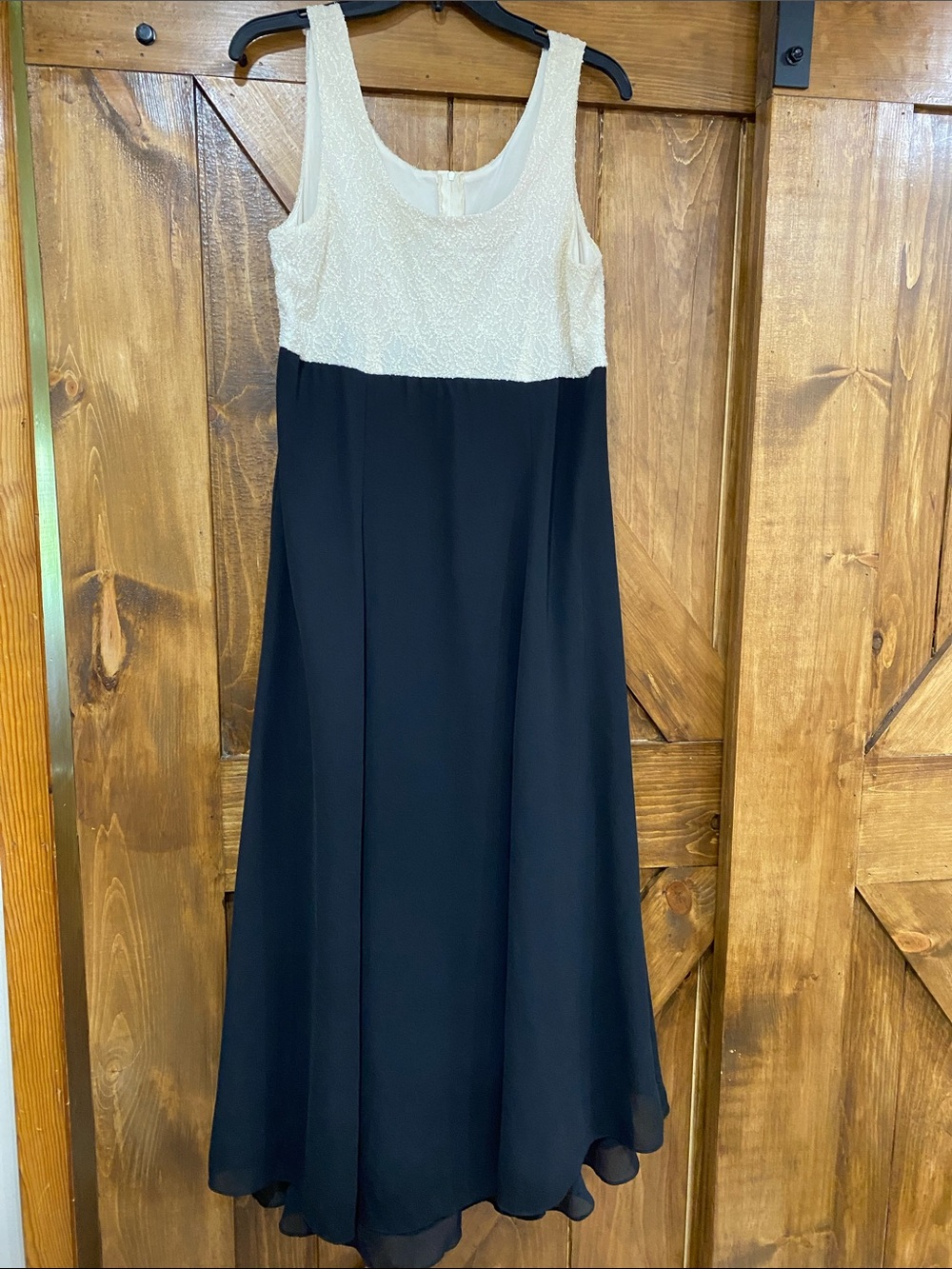 Molly Malloy Elegant Two-Tone Black and Cream Maxi Dress Size 14